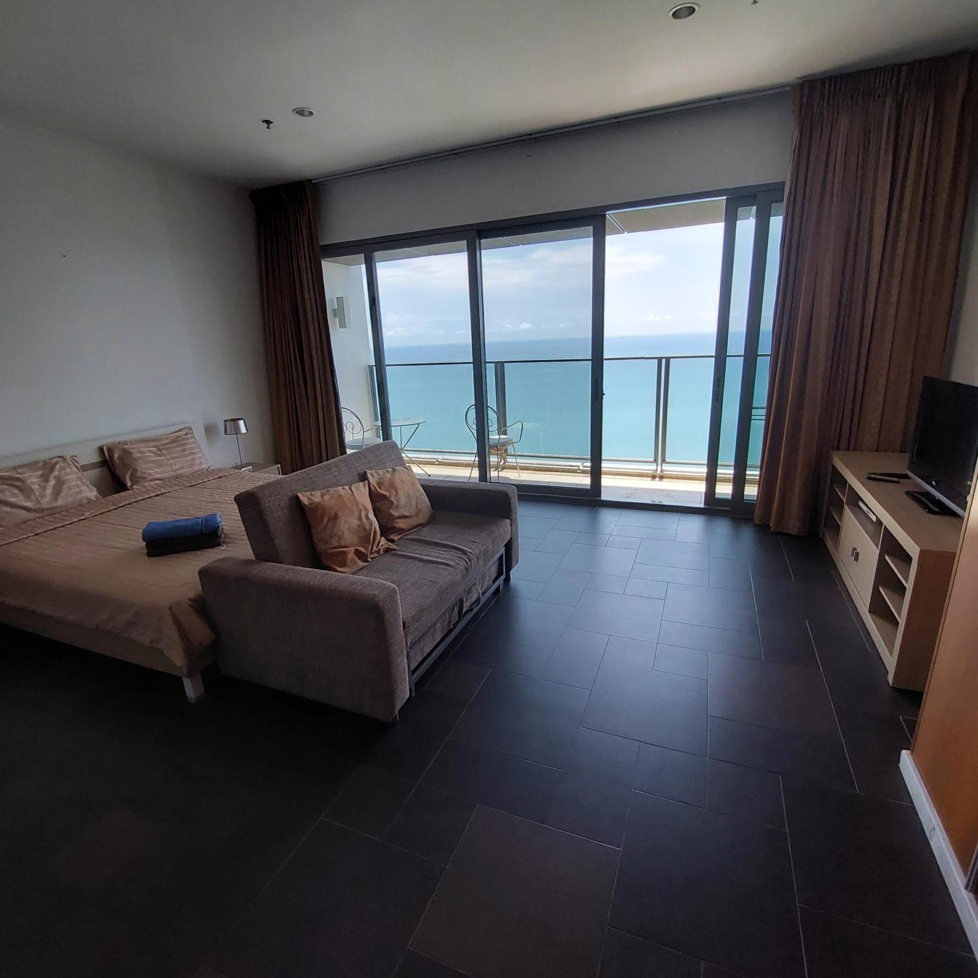 Sea View Apartment In Pattaya Ngoại thất bức ảnh