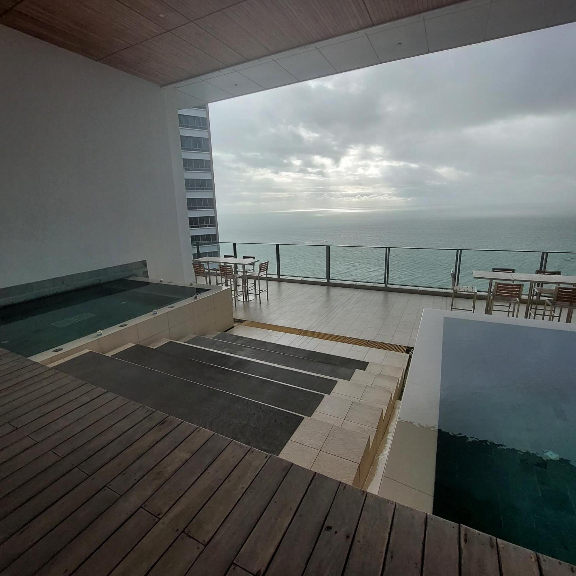 Sea View Apartment In Pattaya Ngoại thất bức ảnh