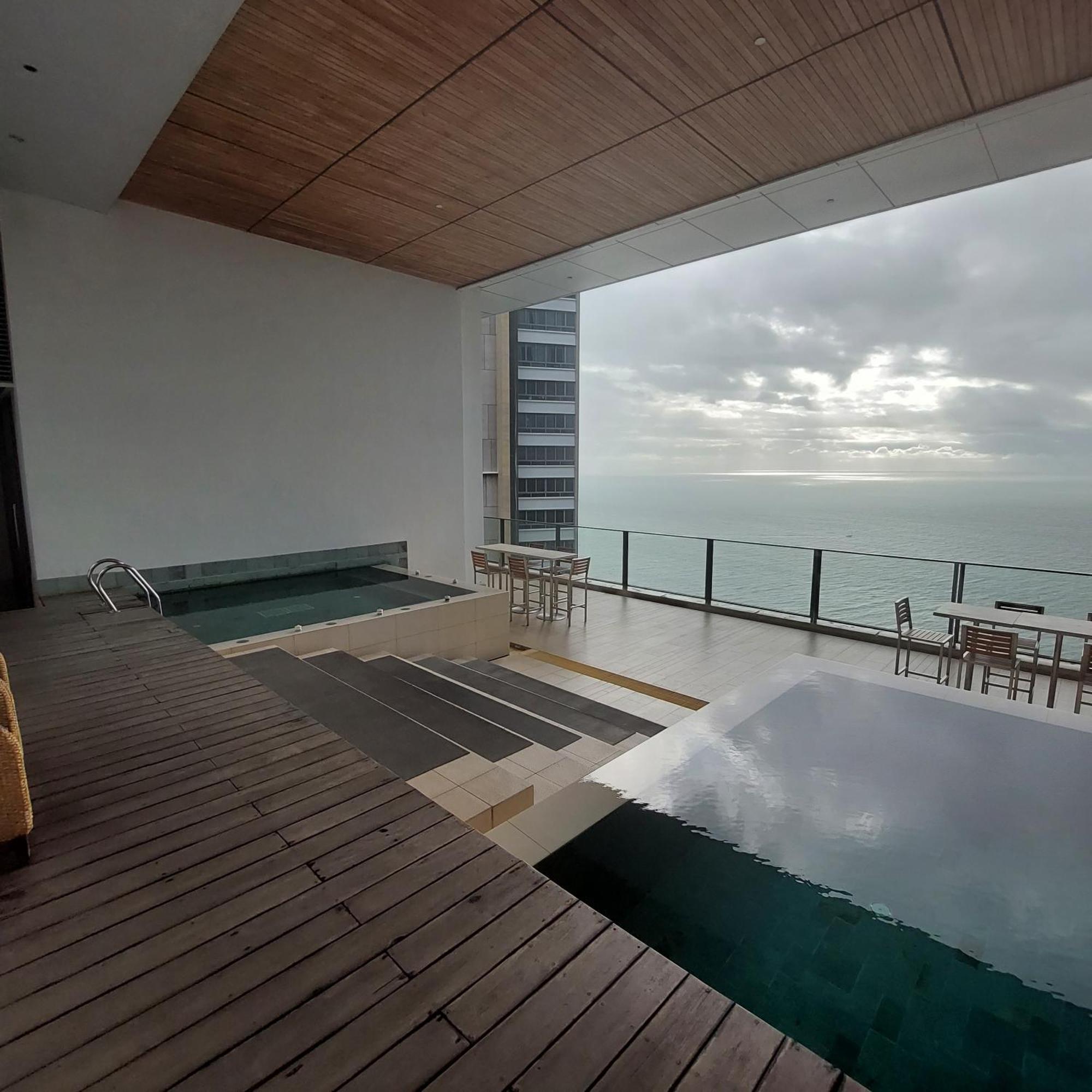 Sea View Apartment In Pattaya Ngoại thất bức ảnh