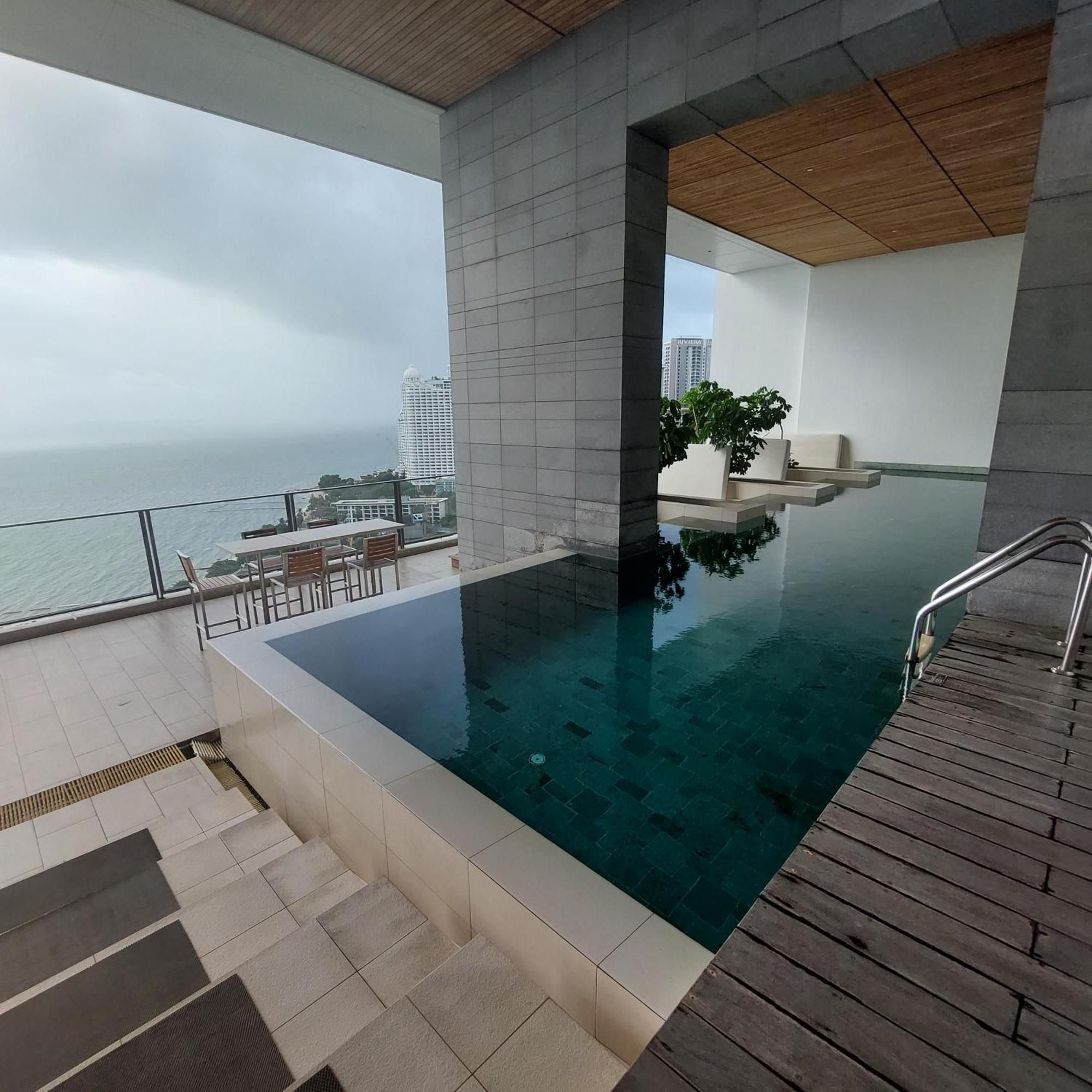 Sea View Apartment In Pattaya Ngoại thất bức ảnh