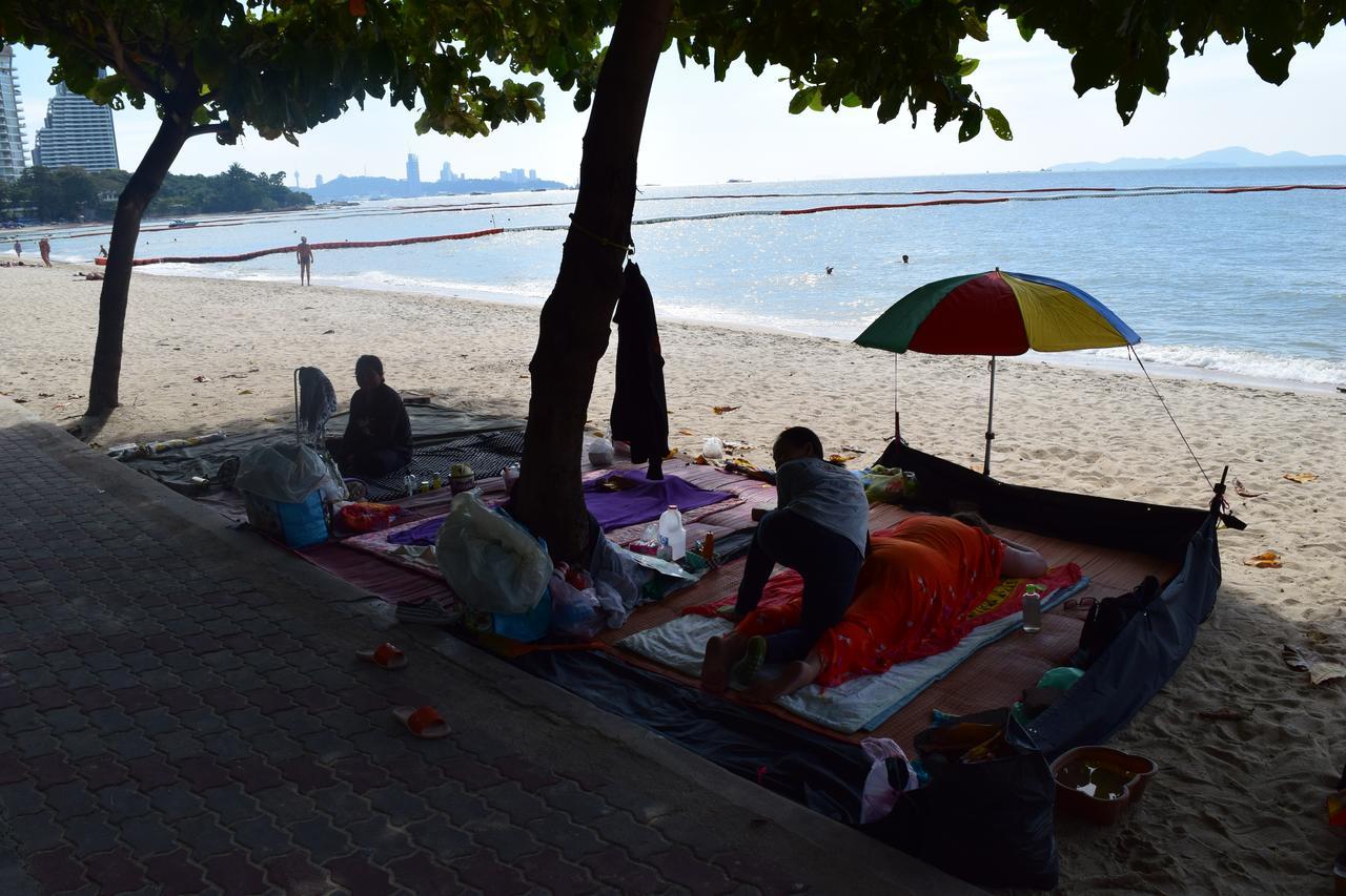 Sea View Apartment In Pattaya Ngoại thất bức ảnh